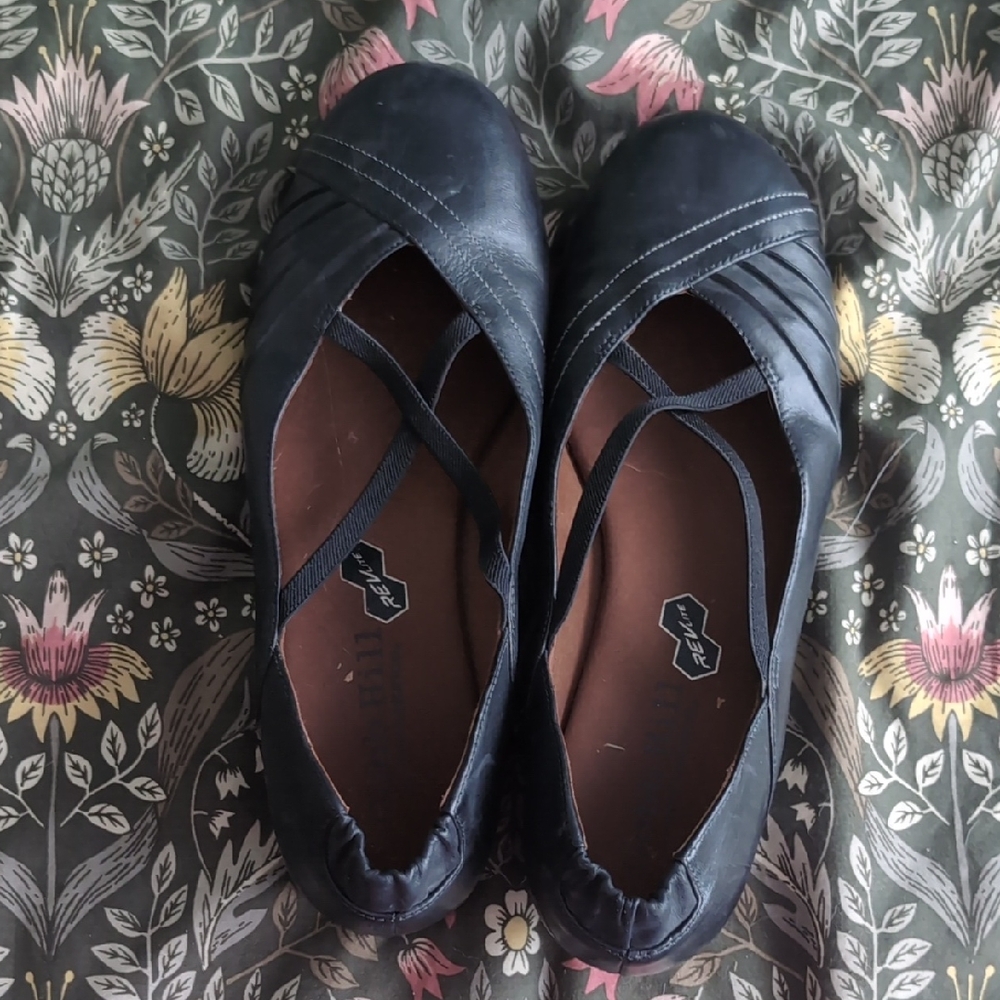 Cobb Hill by New Balance Black Flats